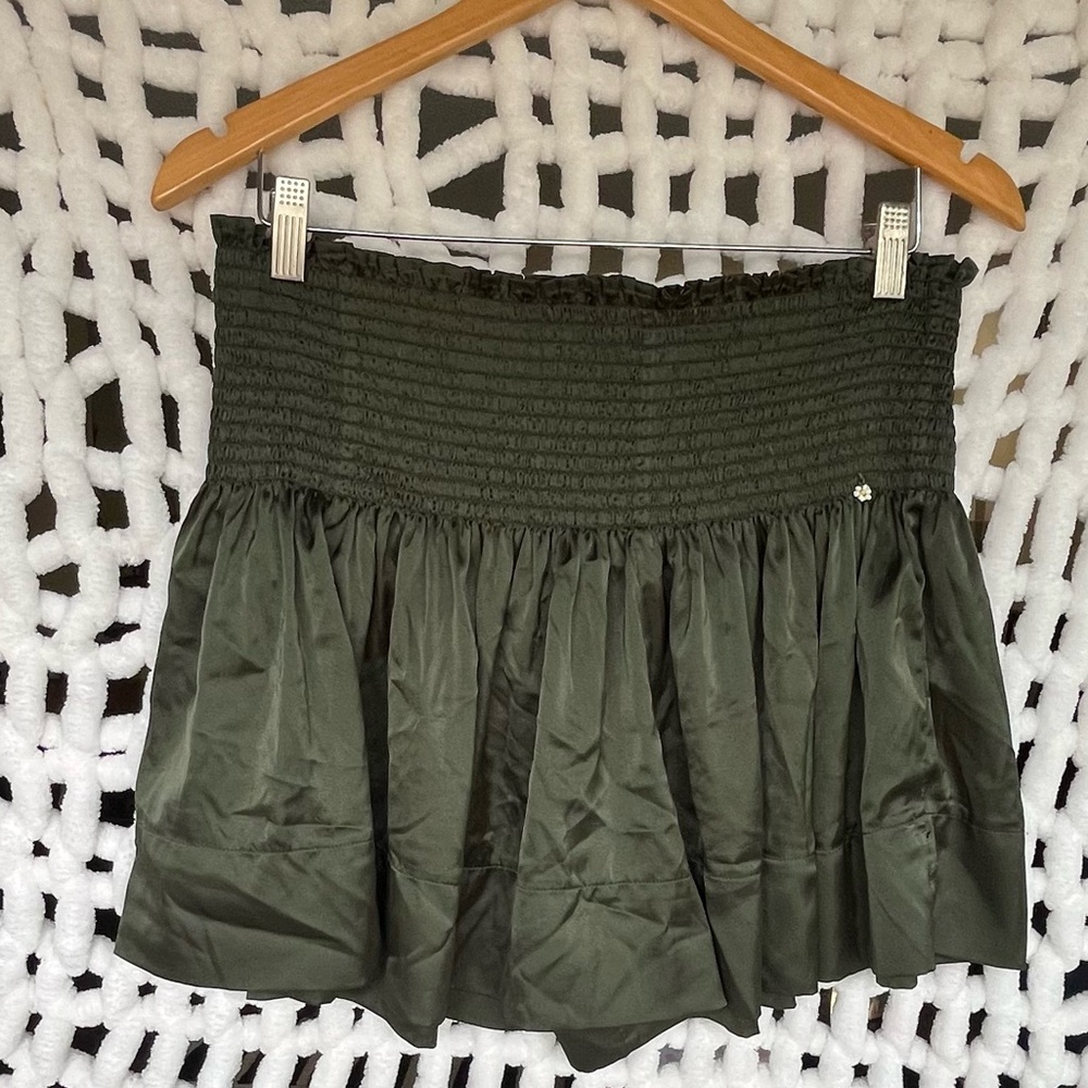 GREEN SATIN SLEEP SHORTS